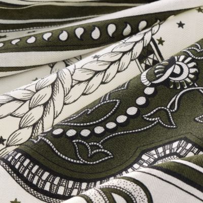 女性用シルクのセレクション | Hermès - エルメス-公式サイト
